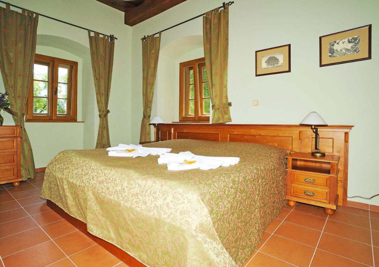 Hotel Kristin Hradek Děčín Kültér fotó