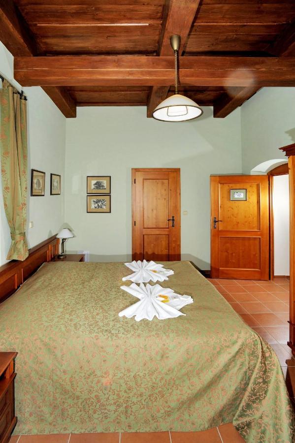 Hotel Kristin Hradek Děčín Kültér fotó
