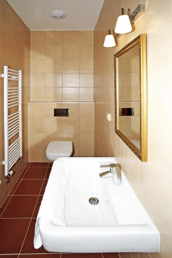 Hotel Kristin Hradek Děčín Kültér fotó