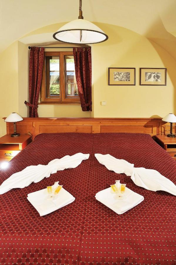 Hotel Kristin Hradek Děčín Kültér fotó