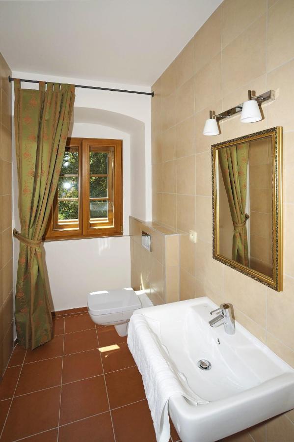 Hotel Kristin Hradek Děčín Kültér fotó